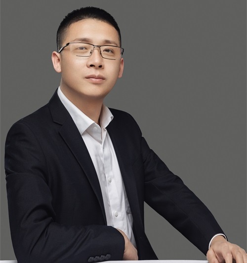 张坤